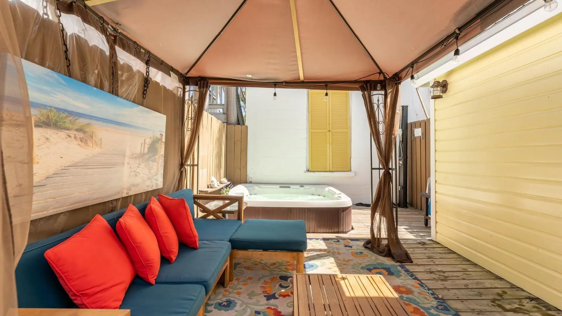 펜션 Casita De Catherine By Avantstay 1 Block To Duval St W Hot Tub 키웨스트